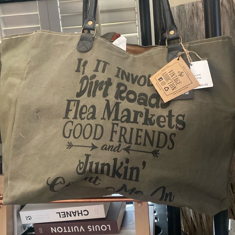 Vintage addiction weekender Dirt Roads and Flea Markets